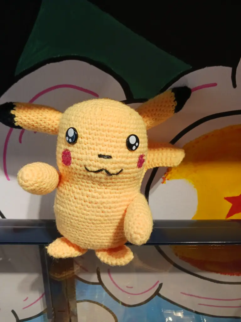 Grand Pikachu (fil acrylique, 0, 0, Aucun)