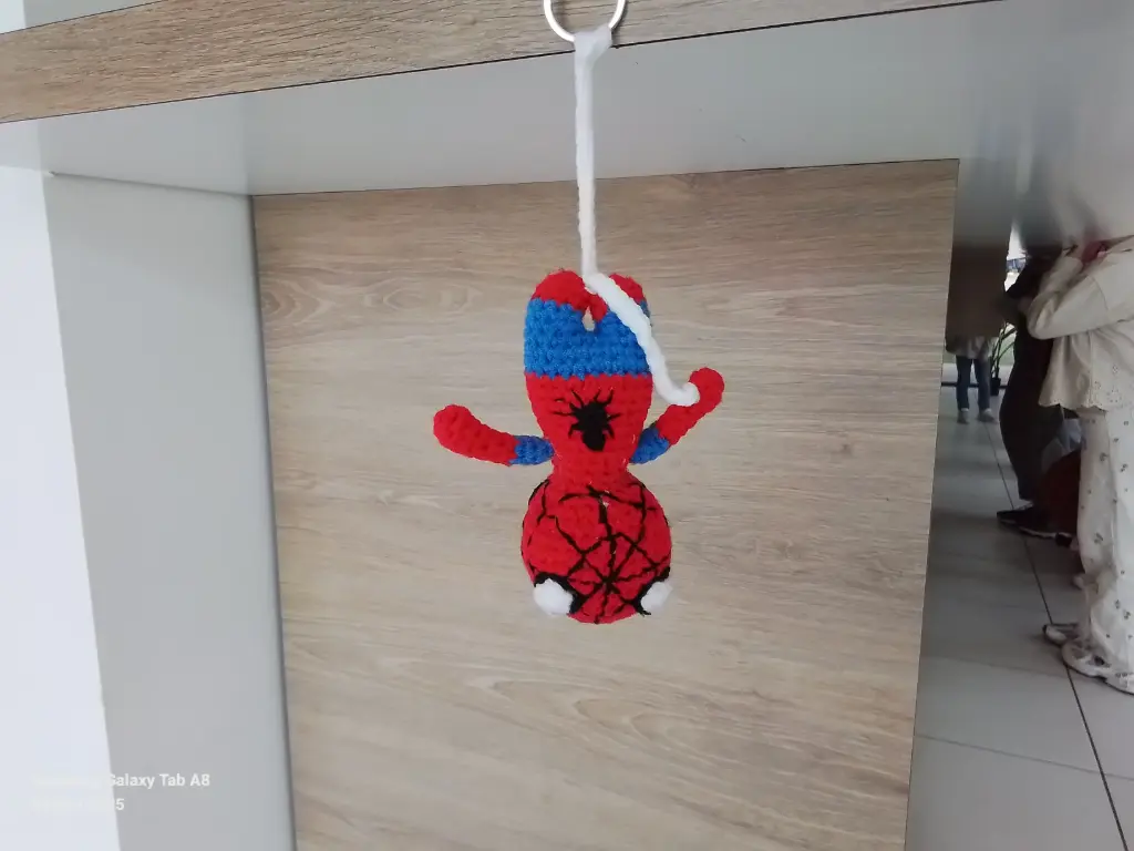 Chibi spiderman (fil acrylique, 0, 0, Aucun)